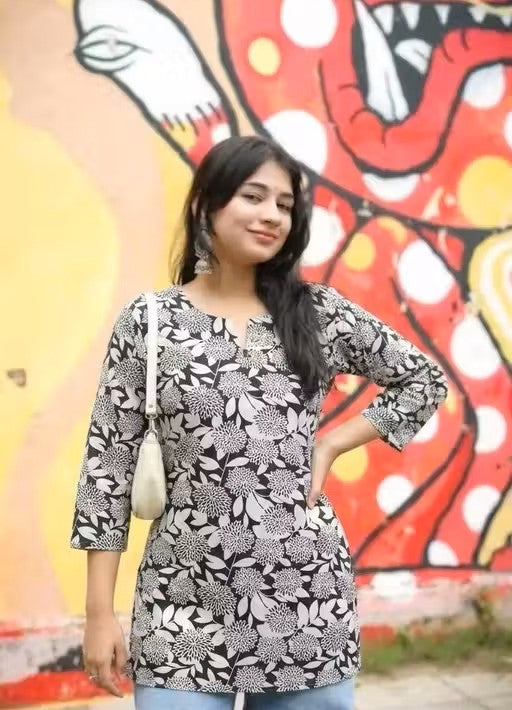 Women’s Black & White Floral Printed Short Kurti